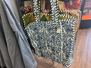 Tote bag